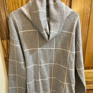Turtleneck - size medium/large